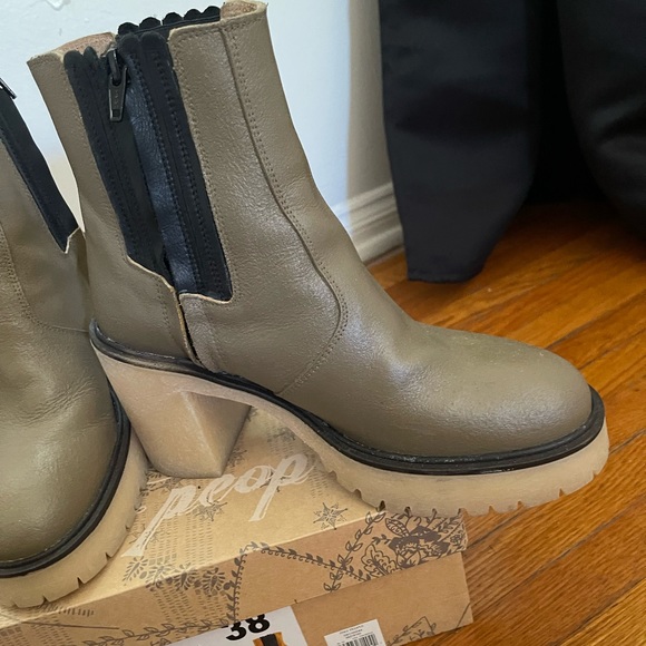 FREE PEOPLE chelsea boot - Picture 8 of 8